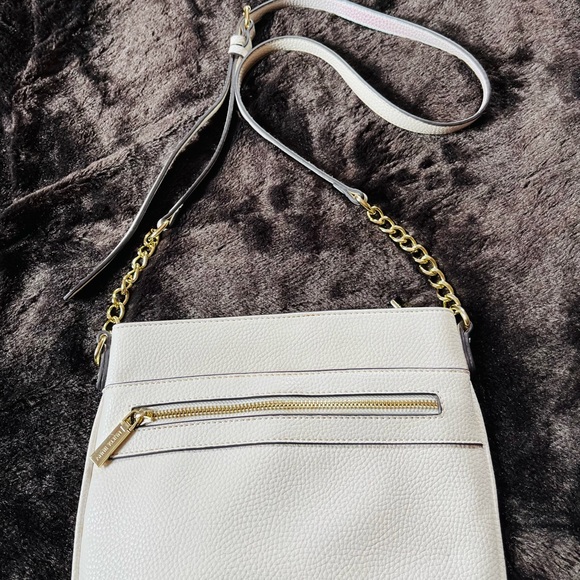 Anne Klein "Like New" Pebble Grain Leather Crossbody Bag in Cream Color - Picture 8 of 13